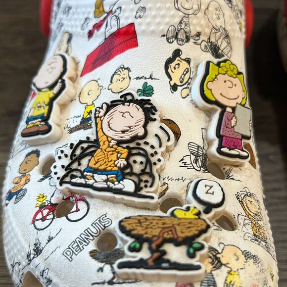 Limited Edition Crocs x Peanuts Clogs Charlie Brown Snoopy Jibbitz Kids Size 12 - Picture 2 of 10